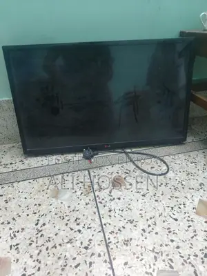 Display broken, everything else is fine, suitable for parts/repair