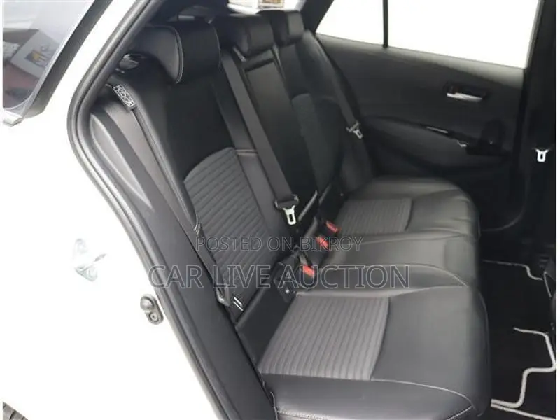 Toyota Corolla Hybrid WXB TOURING 2021