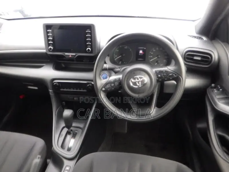 Toyota Yaris X PKG 2021