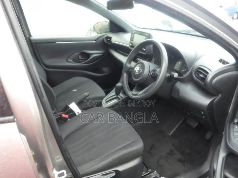 Toyota Yaris X PKG 2021