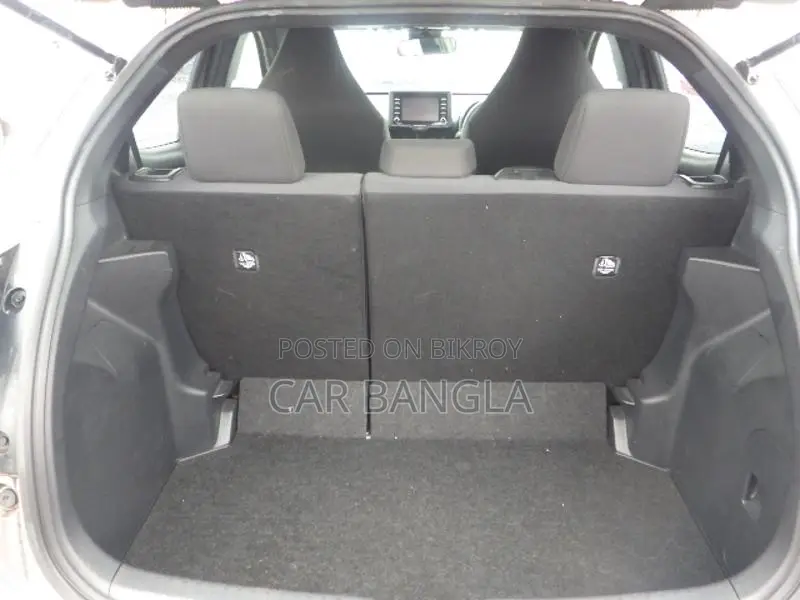 Toyota Yaris X PKG 2021