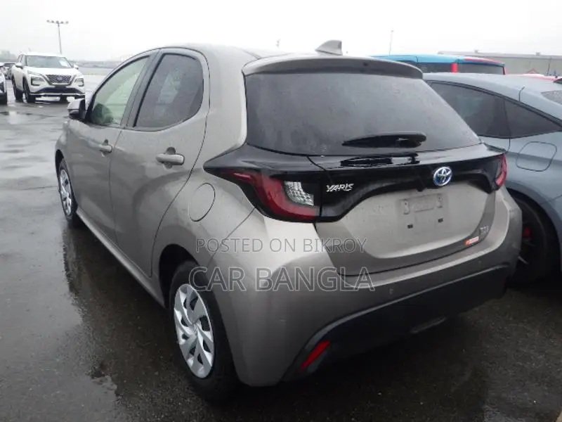 Toyota Yaris X PKG 2021
