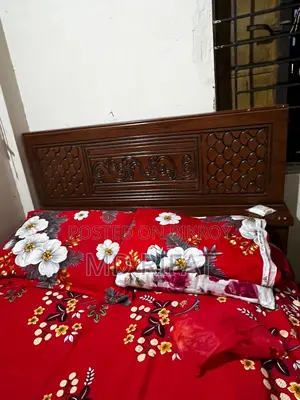 ঘরের আসবাব পত্র সেল হবে
