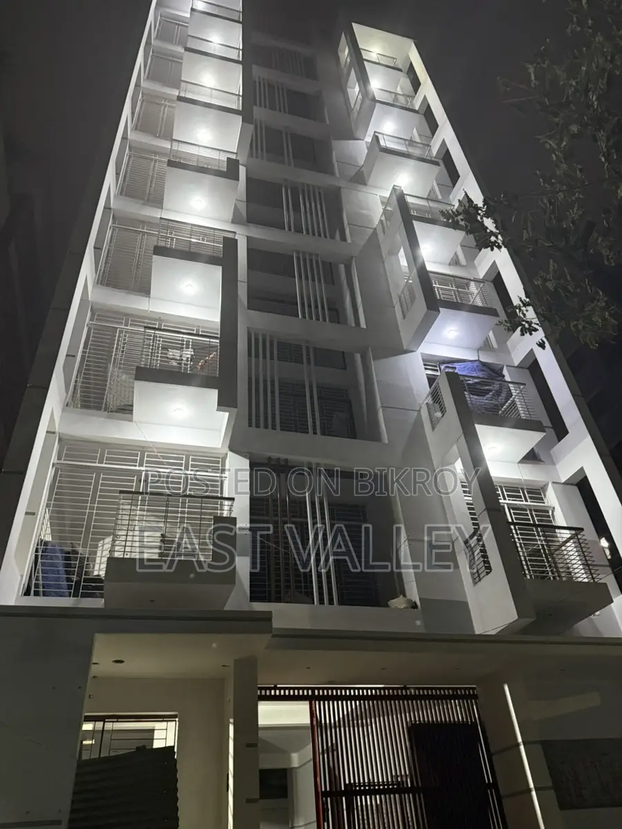 ১৫০০ বর্গফুটের প্রিমিয়াম ফ্ল্যাট বিক্রয়