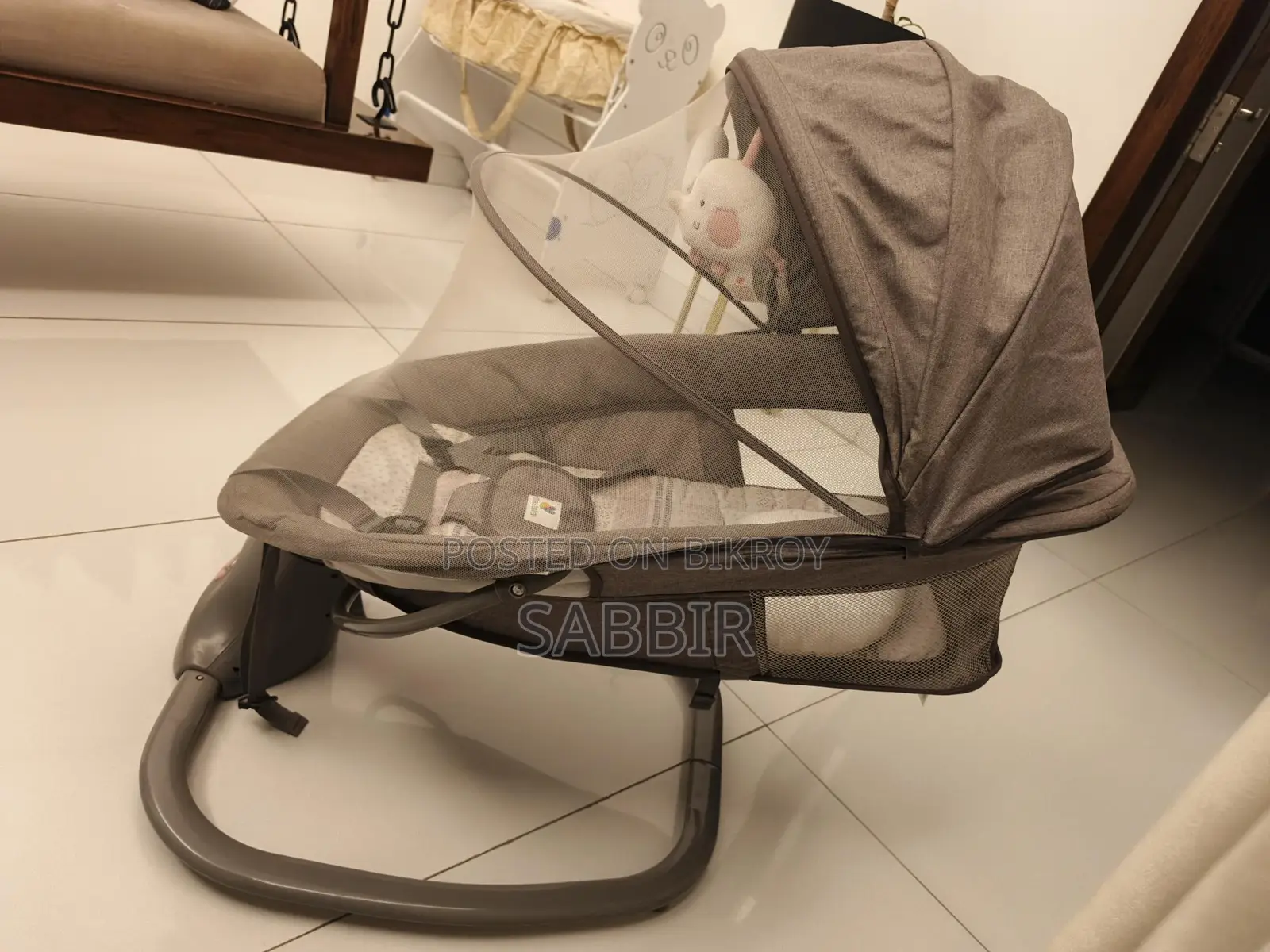 Baby Rocking Chair/ Bassinet