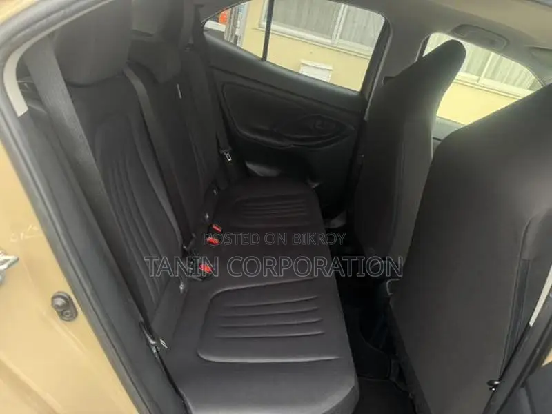 Toyota Yaris Cross Hybrid X 2021