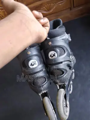 স্কেটিং জুতা