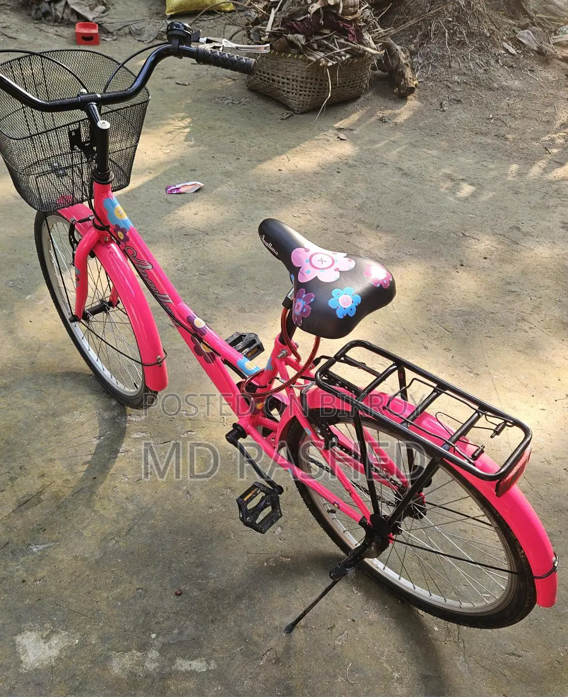 Almost new beautiful ladies' cycle for sale