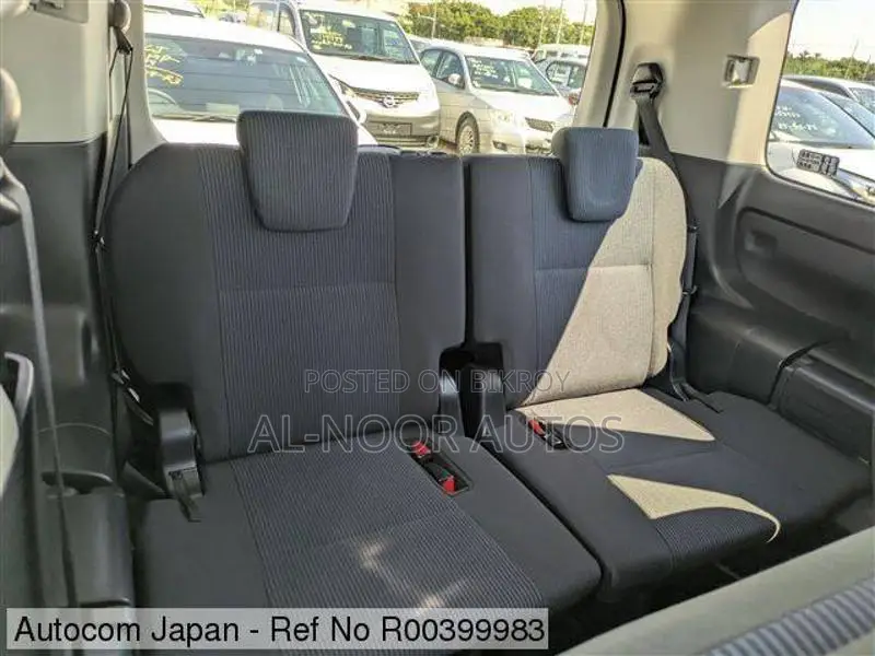 Toyota Noah Non hybrid 2021