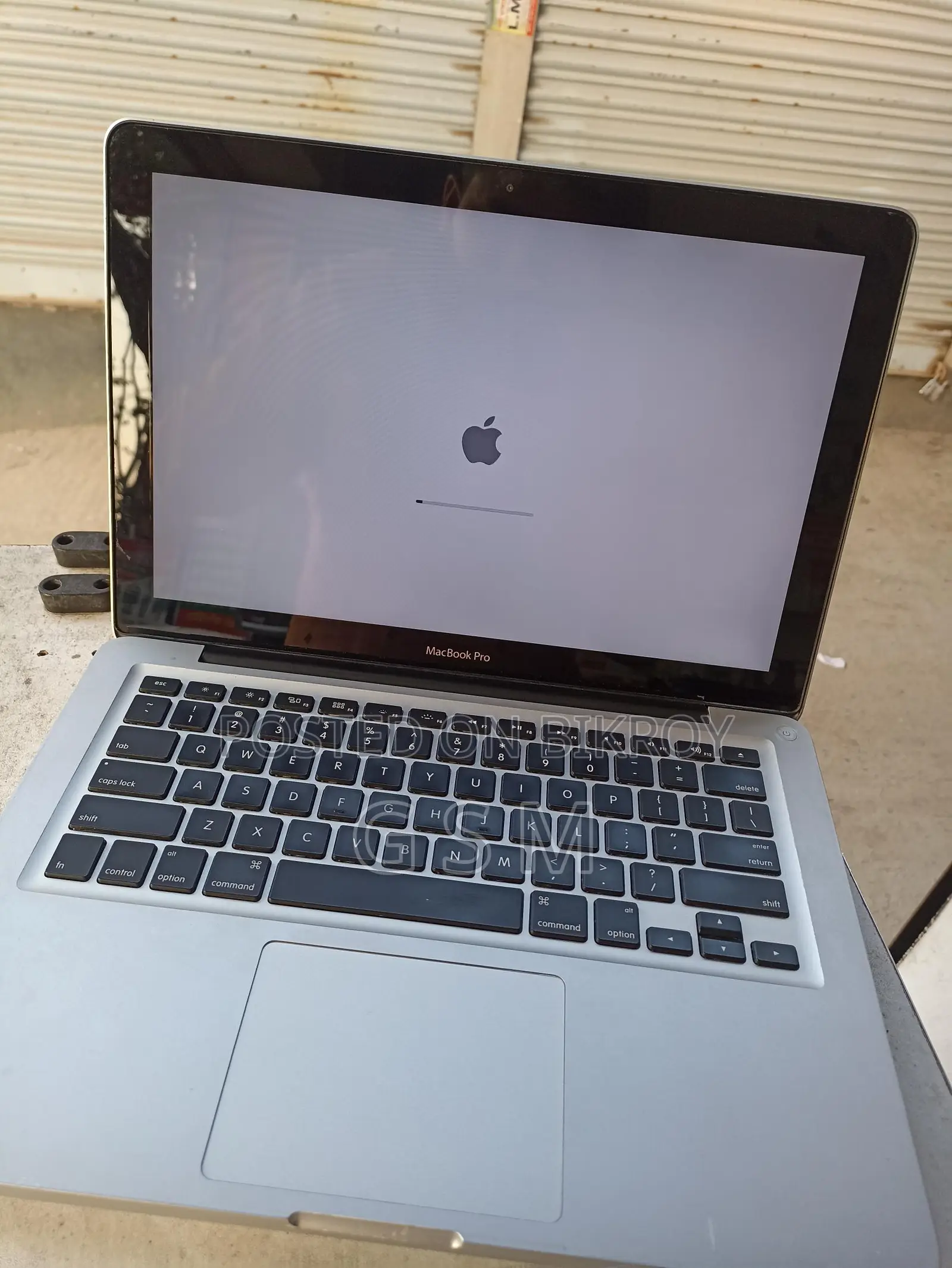 Apple Laptop