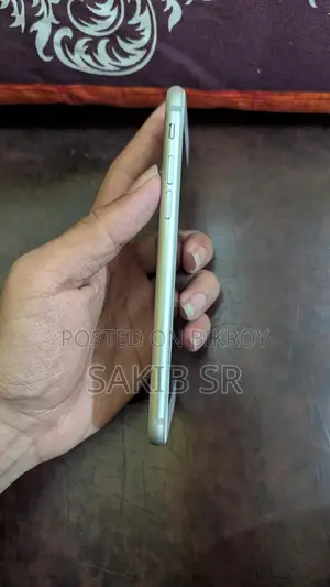 Apple iPhone 7 . (Used)