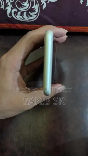 Apple iPhone 7 . (Used)