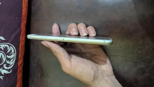 Apple iPhone 7 . (Used)