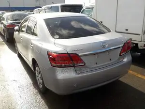 Toyota Premio F 2018