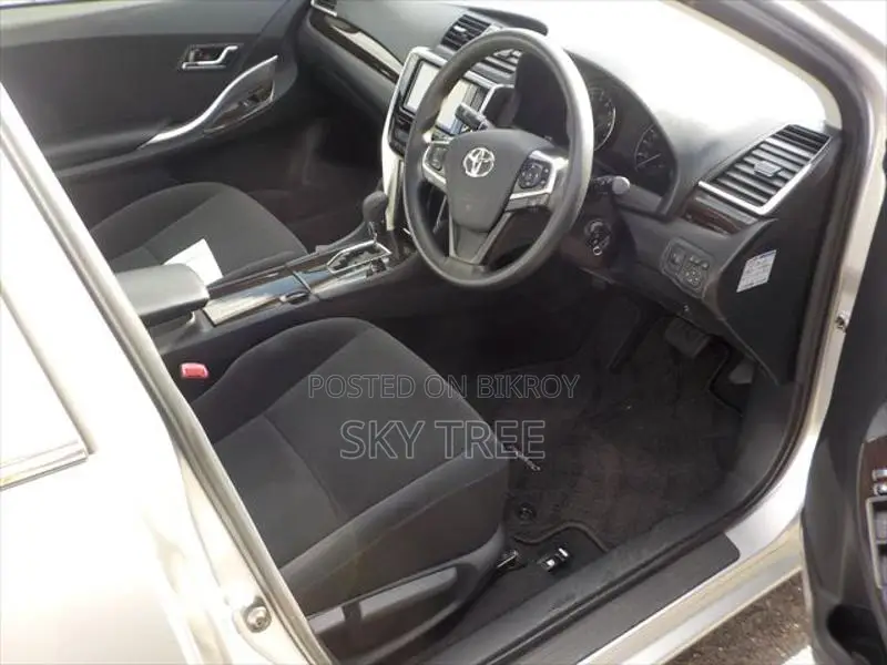 Toyota Premio F 2018