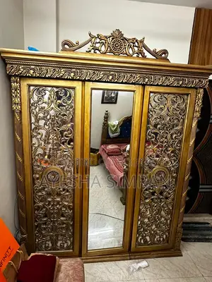 সেগুন কাঠের আলমারি কন্ডিশন নতুন