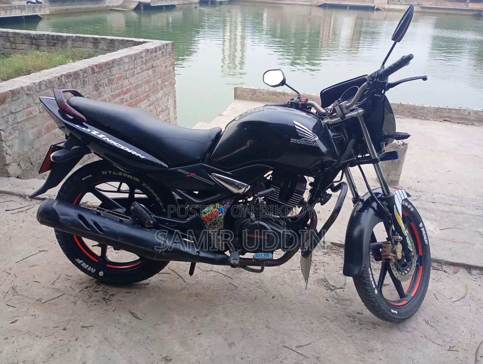 Honda Unicorn . 2015