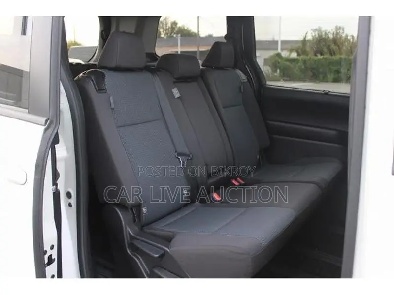 Toyota Noah Hybrid X pre order 2022