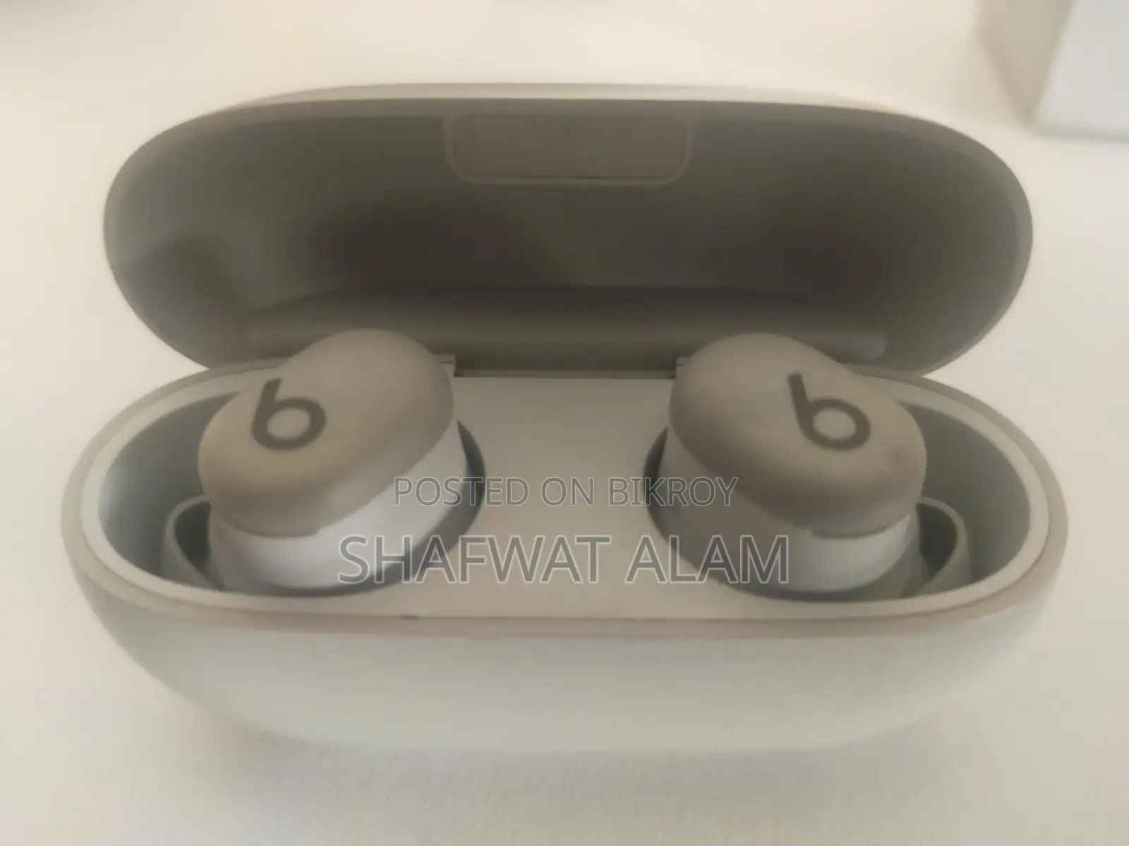 Beats Solo Buds for Sale (Almost Brand New)