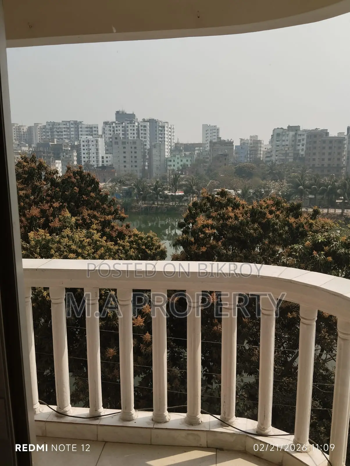 লেক ভিউ ৩ বেড আনফার্নিশড ফ্ল্যাট ভাড়া গুলশান ২
