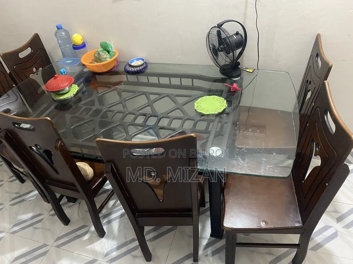 ডাইনিং টেবিল চেয়ার