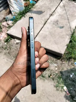 Apple iPhone 13 (Used)