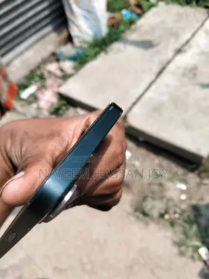 Apple iPhone 13 (Used)
