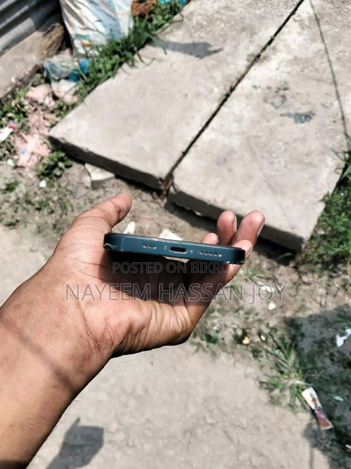 Apple iPhone 13 (Used)
