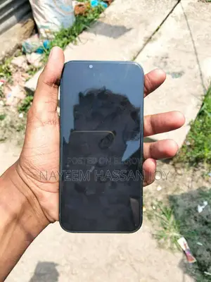 Apple iPhone 13 (Used)