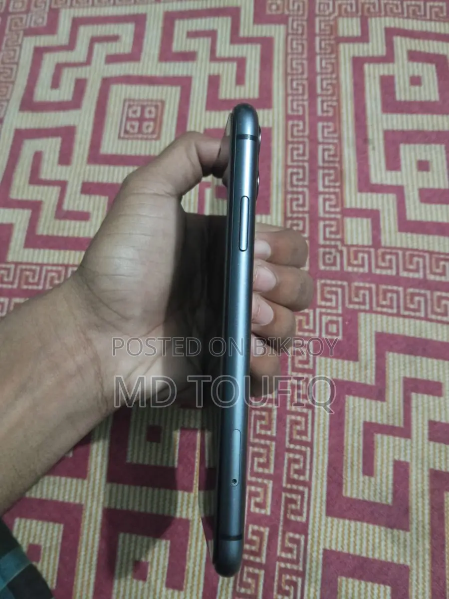 Apple iPhone 11 (Used)