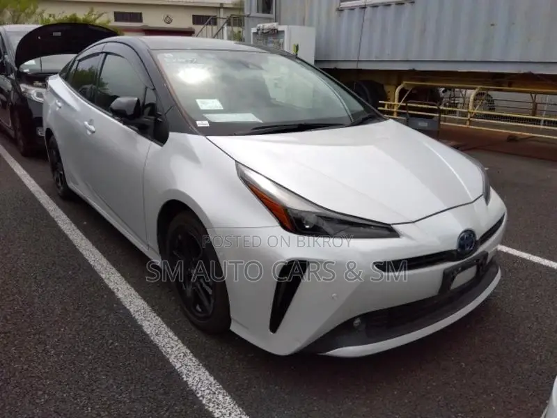 Toyota Prius A Touring Selection 2021