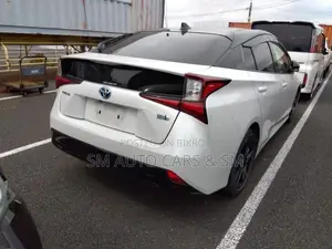 Toyota Prius A Touring Selection 2021