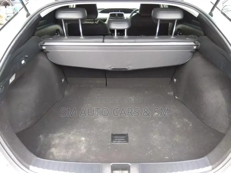 Toyota Prius A Touring Selection 2021