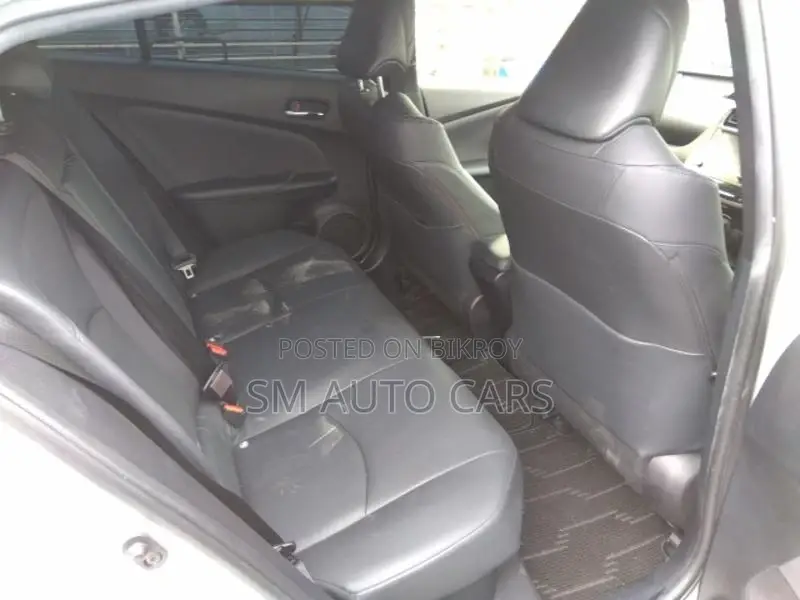 Toyota Prius A Touring Selection 2021
