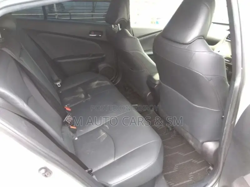 Toyota Prius A Touring Selection 2021