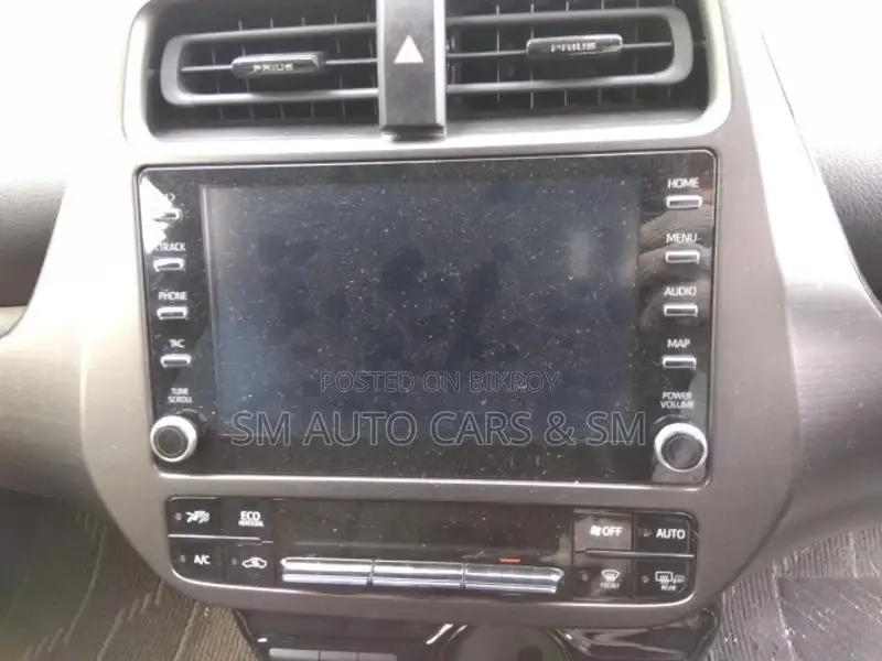 Toyota Prius A Touring Selection 2021