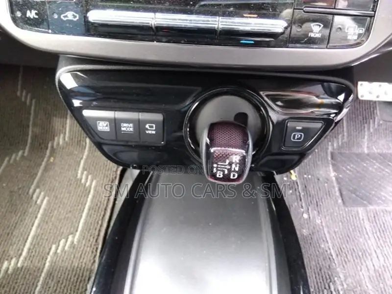 Toyota Prius A Touring Selection 2021