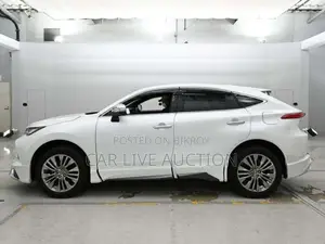 Toyota Harrier Hybrid 2021