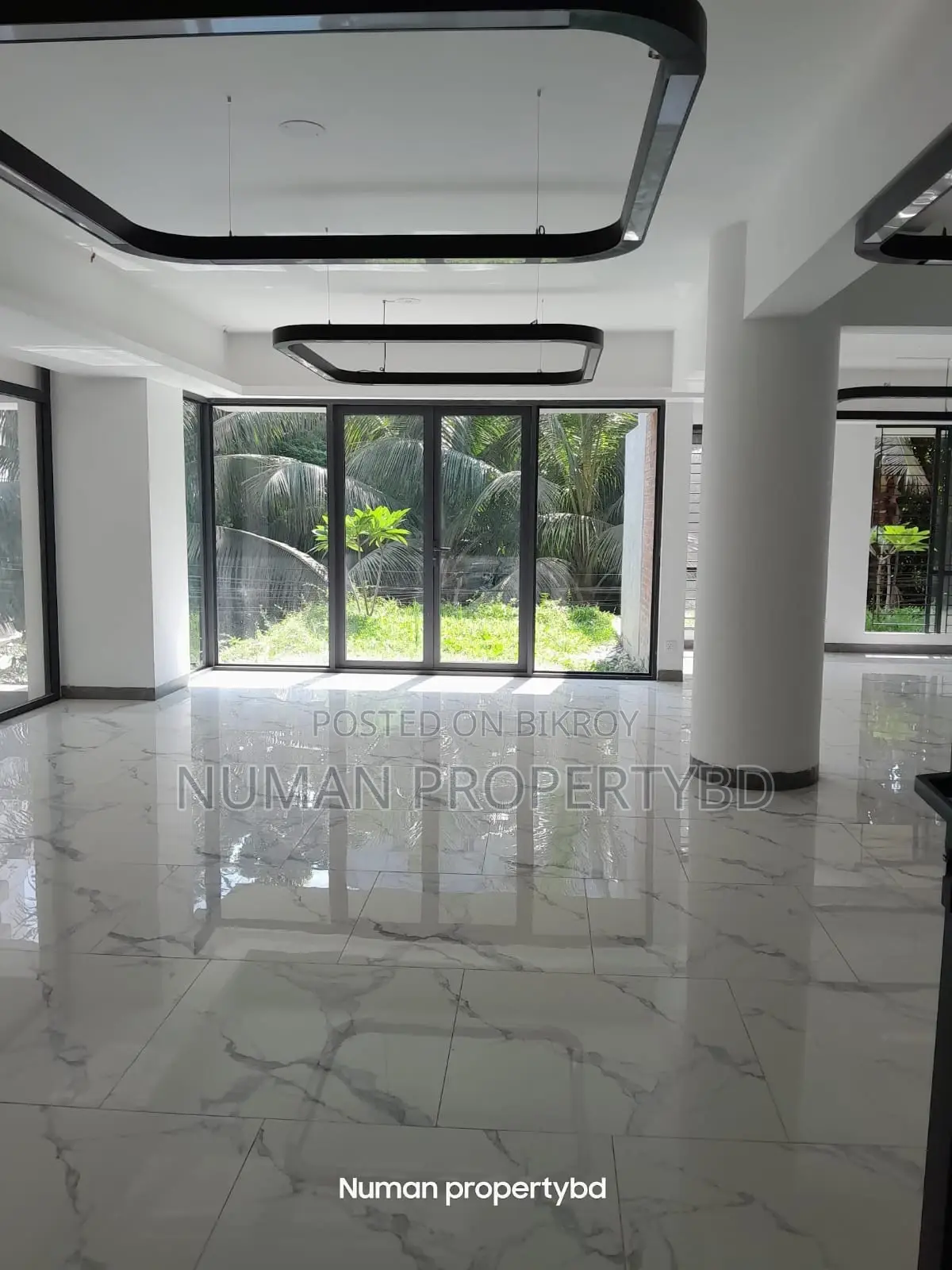 Swimming Pool, Gym, 2800 sq ft 4 bedroom new luxury semi-furnished flat for rent