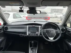 Toyota Fielder 2021