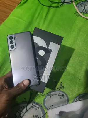 Samsung Galaxy S21 With box (Used)