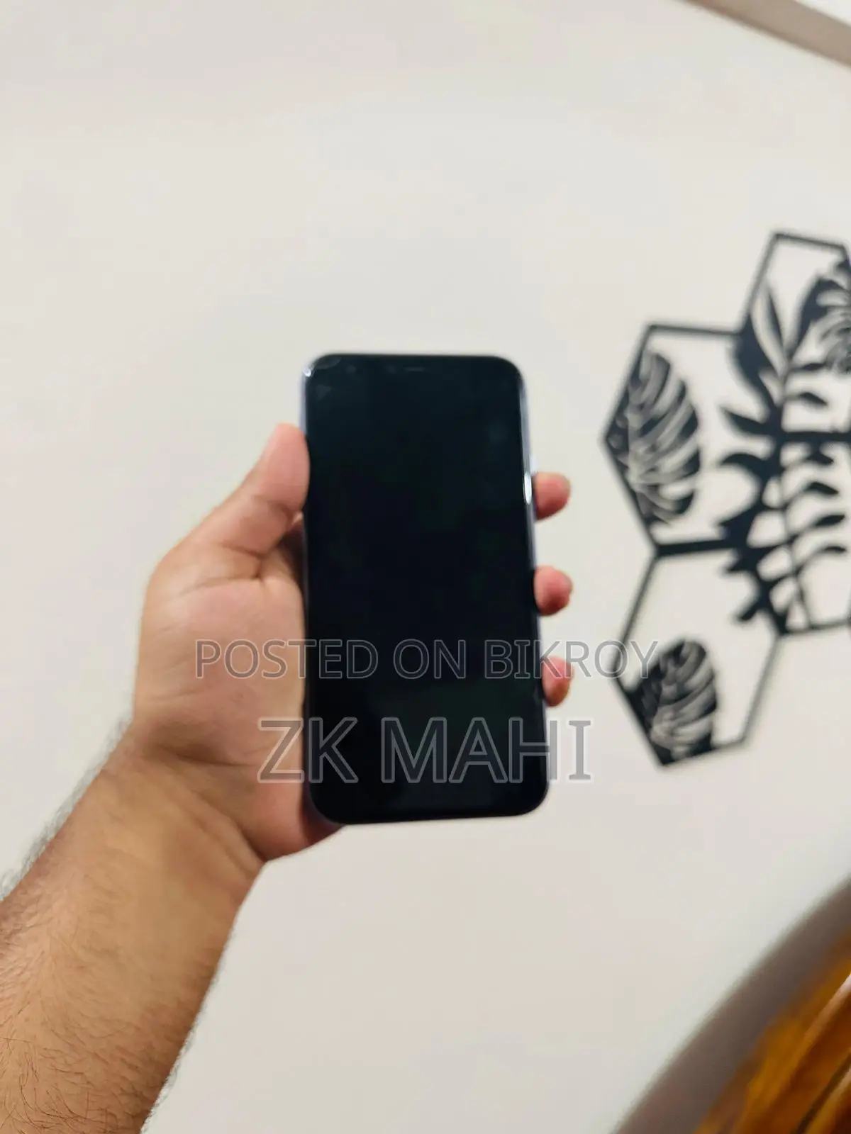 Apple iPhone 11 (Used)