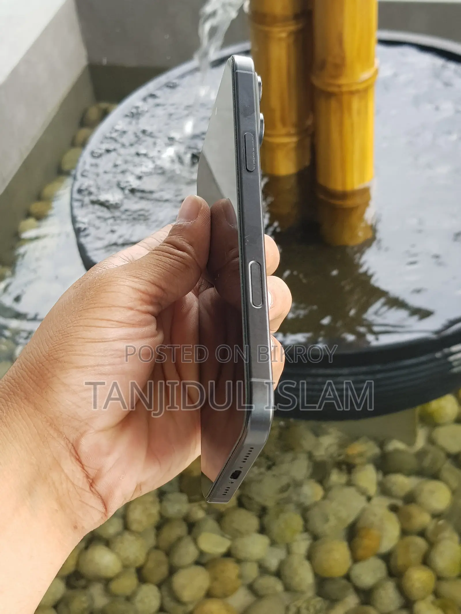 Apple iPhone 16 Pro Max . (Used)