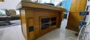 বড় টেবিল