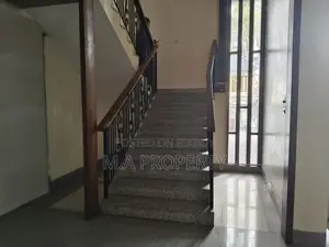 Duplex Baridhara 6-Bed Apartment Rent in