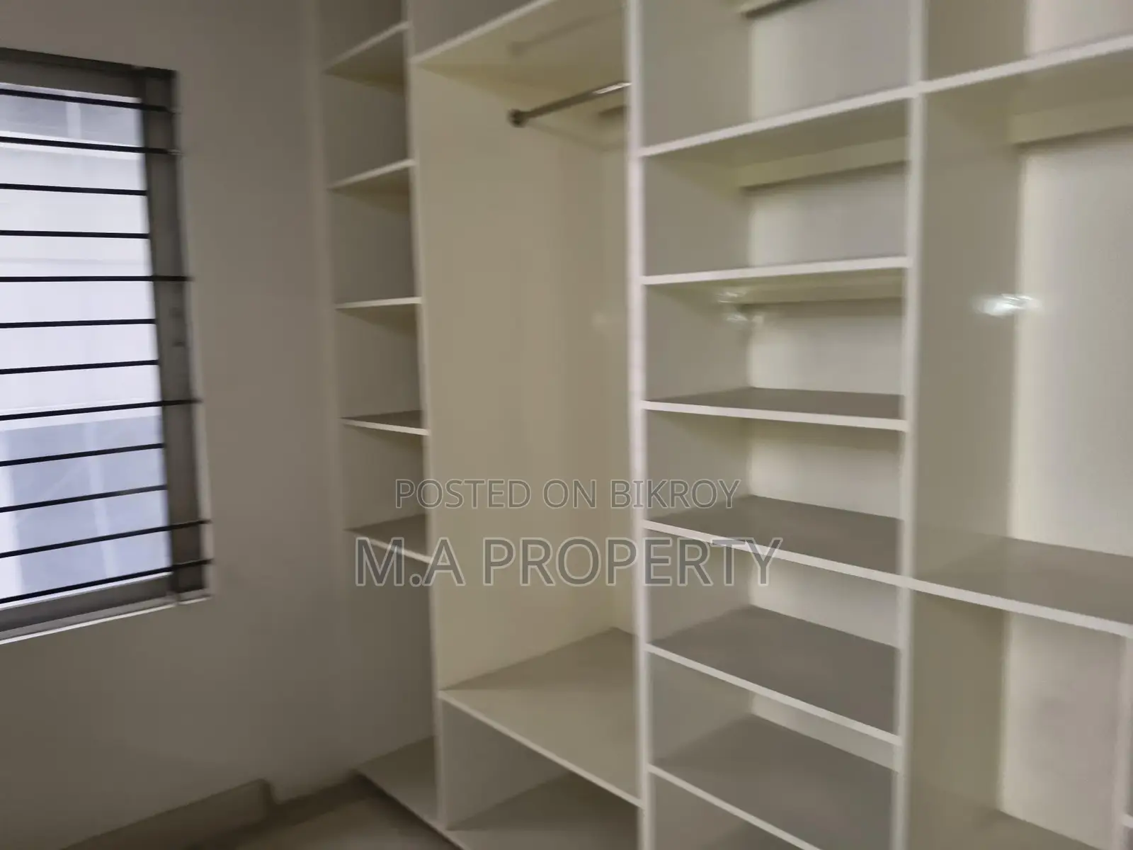 Duplex Baridhara 6-Bed Apartment for Rent