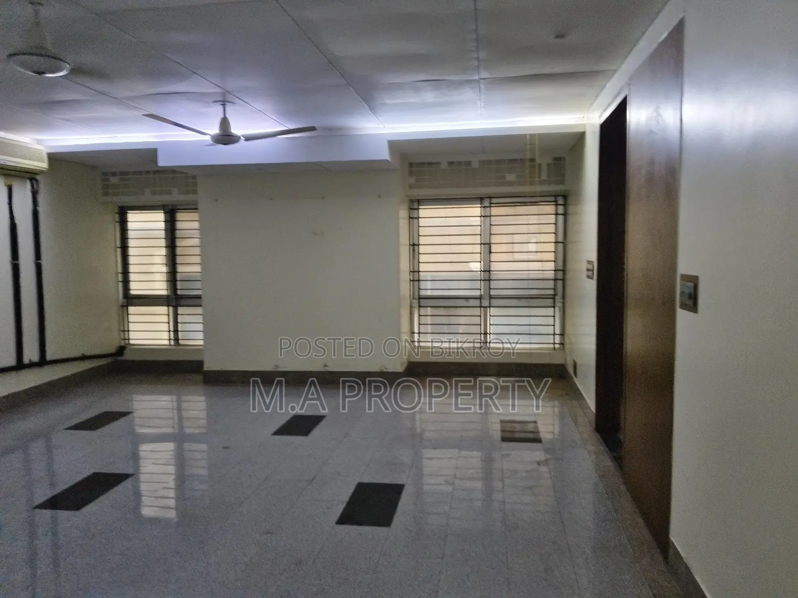Duplex Baridhara 6-Bed Apartment for Rent