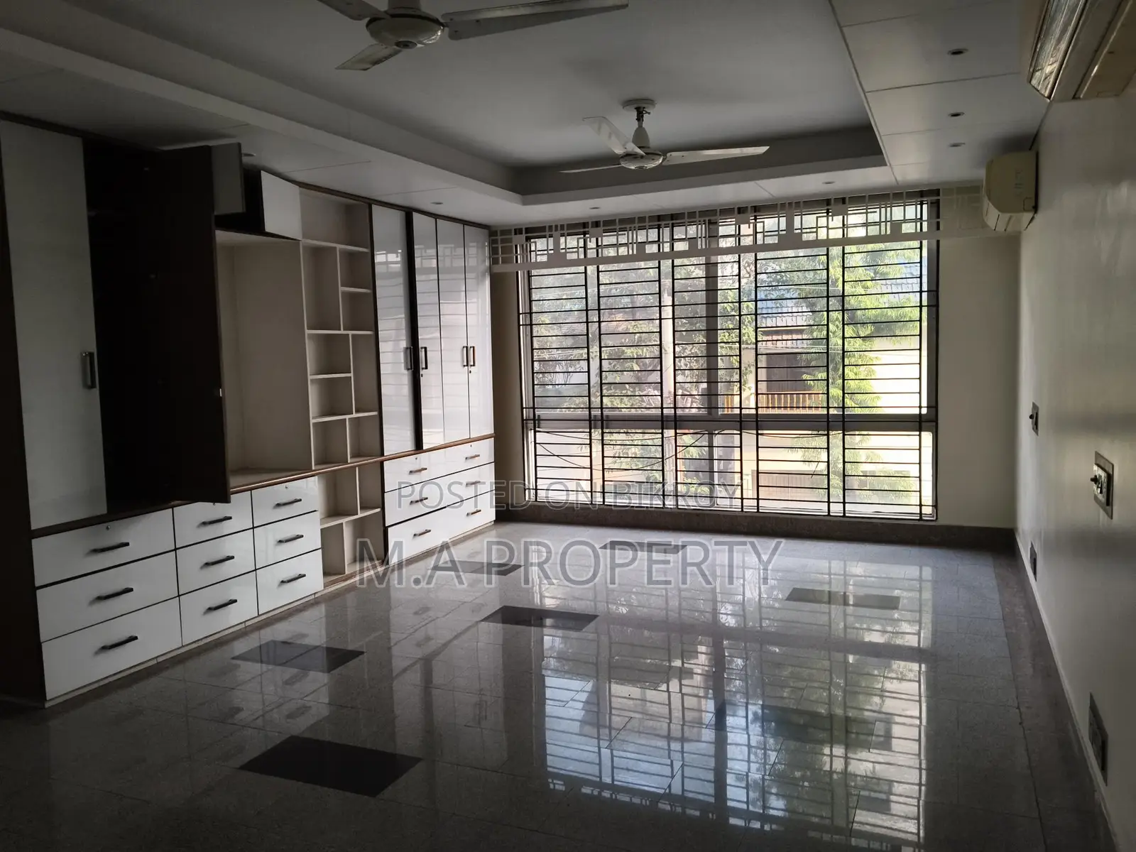 Duplex Baridhara 6-Bed Apartment for Rent