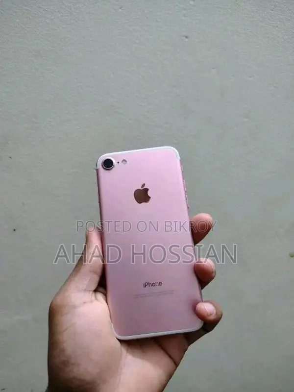 Apple iPhone 7 . (Used)