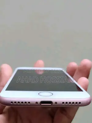 Apple iPhone 7 . (Used)